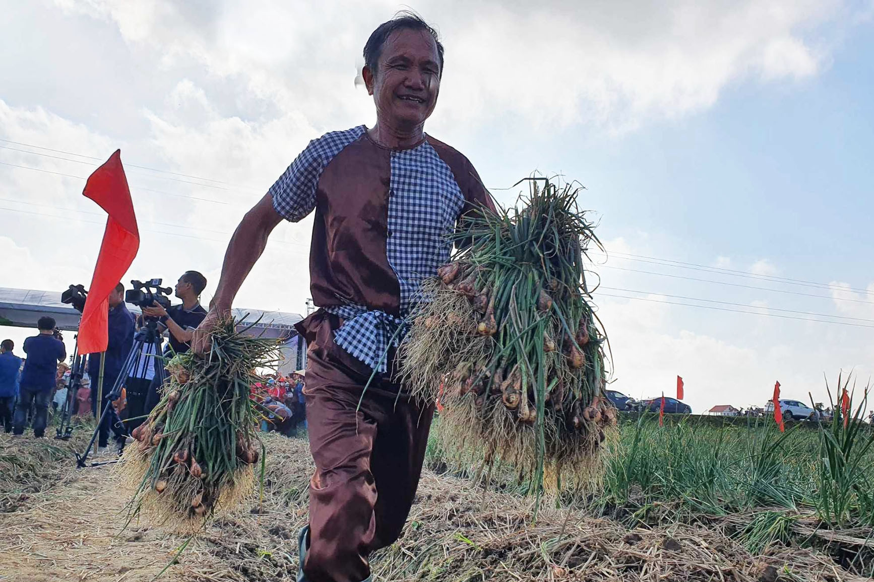 Cần biến hành tỏi Hải Dương thành 'kim chi' trong bữa ăn của người Việt