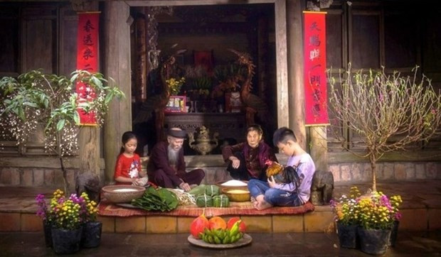 Experiencing Vietnamese Tet in Duong Lam Ancient Village