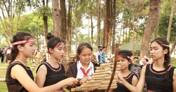 Gia Lai organizes community-based tourism classes for young ethnic minorities