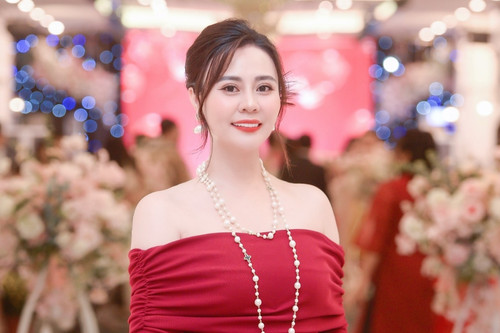 Hoa hậu Phan Kim Oanh đóng phim hài Tết