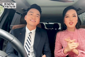 Á hậu Thụy Vân, MC Hạnh Phúc VTV song ca trong ô tô