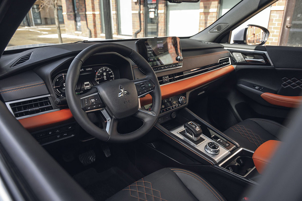 mitsubishi outlander noi that.jpg