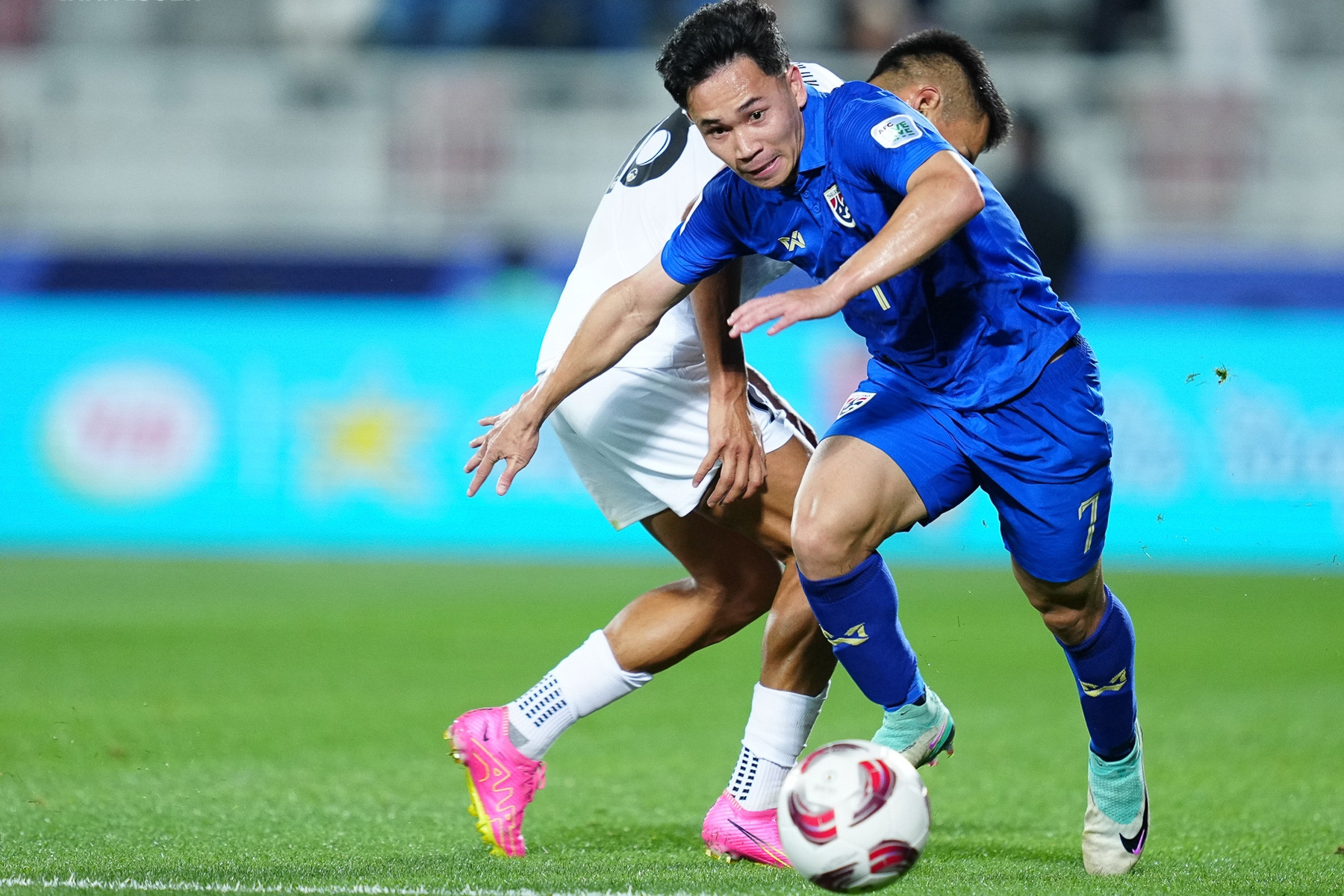 Sao Thái Lan tuyên bố lấy vé vòng 1/8 Asian Cup