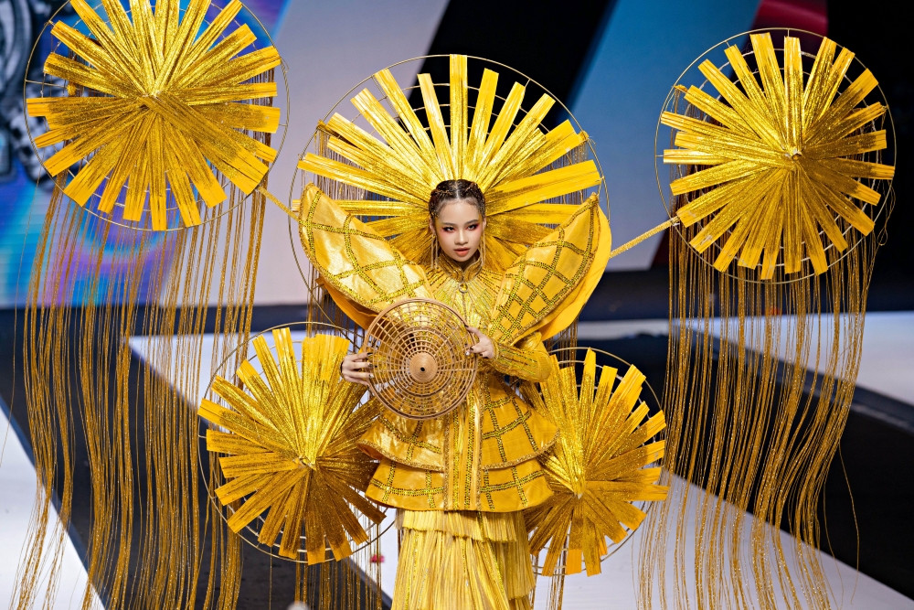 8 trang phuc dan toc 4.jpg