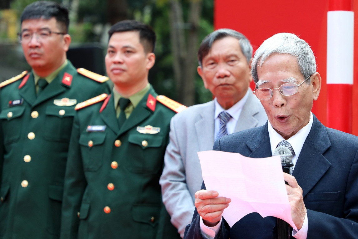 Chính thức gắn biển tên phố nhà thơ Thâm Tâm