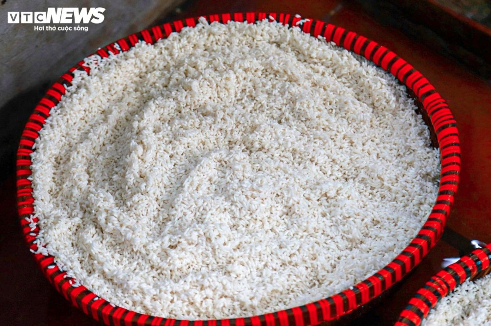 chung cake making village in hanoi hustles ahead of tet picture 6