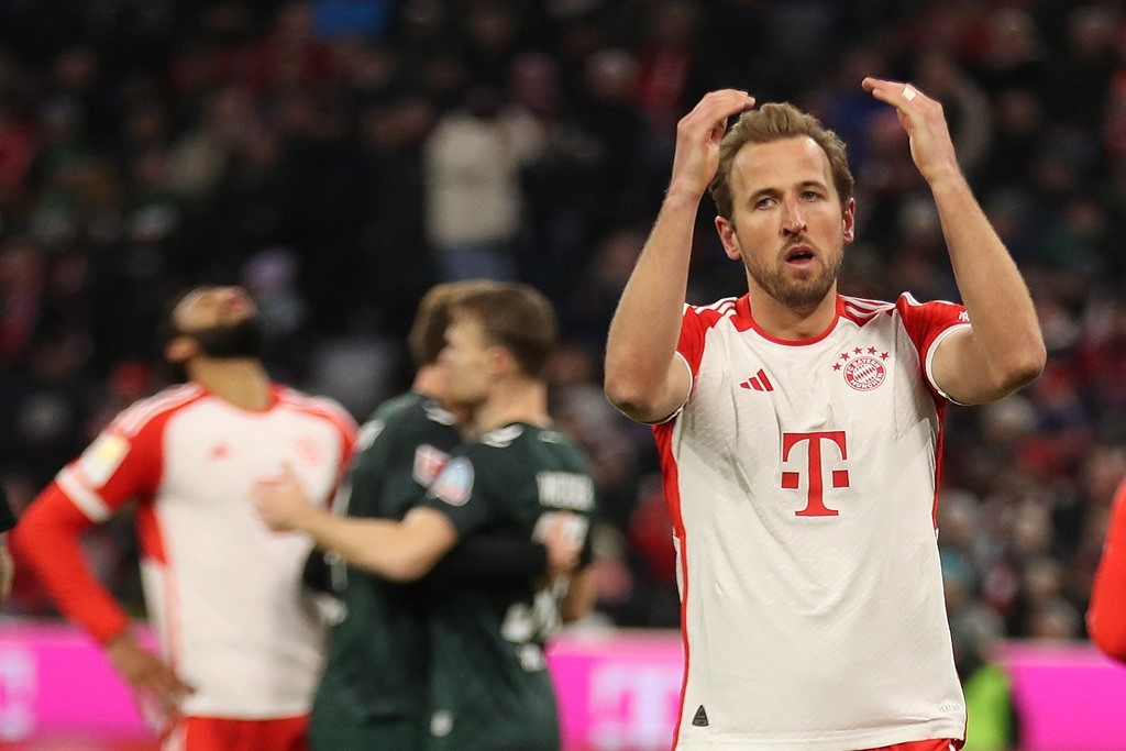 Harry Kane 'tịt ngòi', Bayern Munich thua sốc Bremen