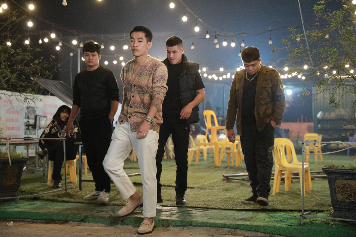 tuan mo vai thang ngao.jpg