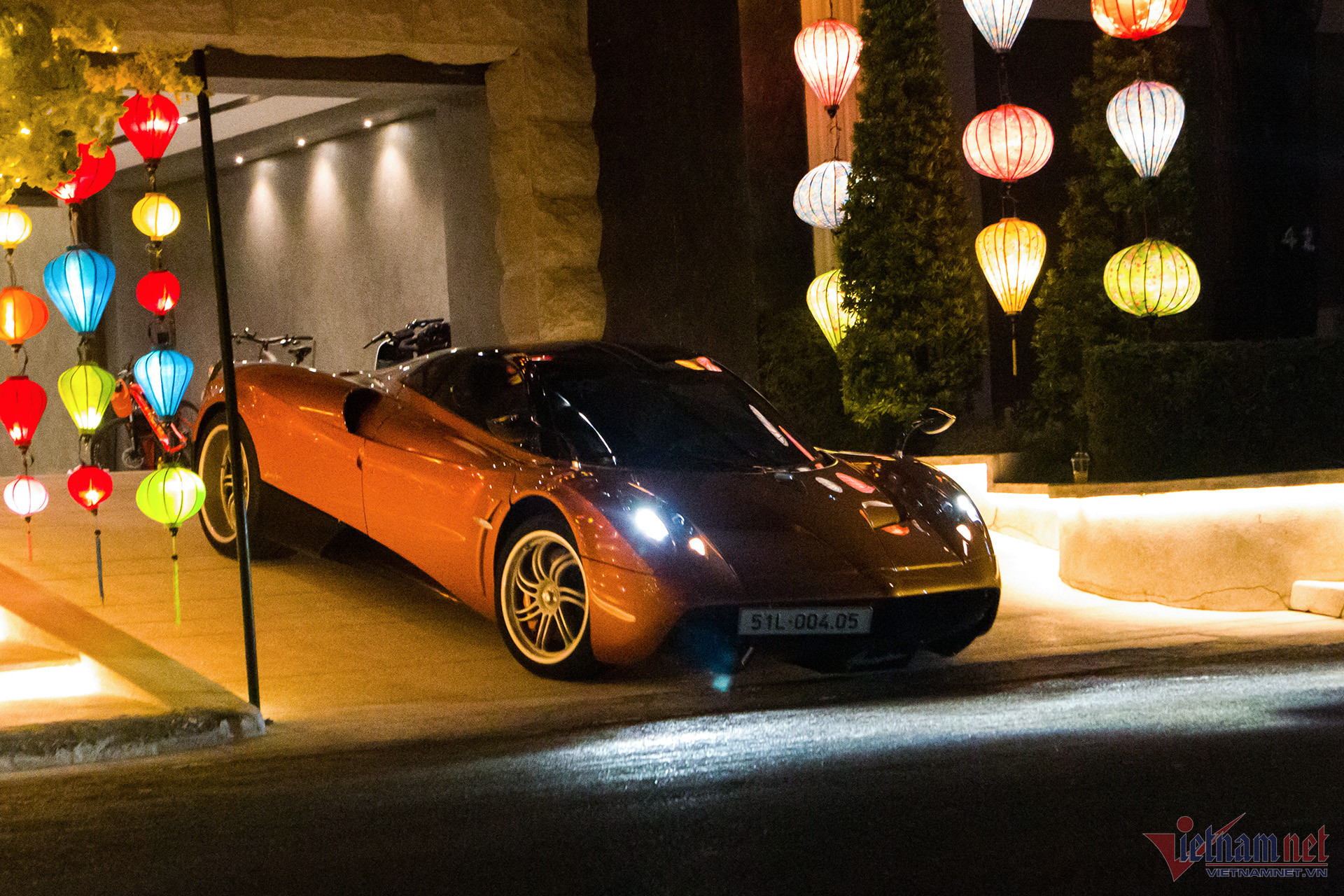 W-pagani-huayra-4-1.jpg