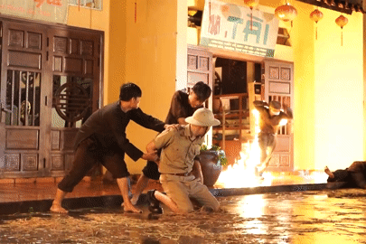 Anh Tú sợ hãi khi Diệu Nhi tự đóng cảnh bị đốt cháy như đuốc sống