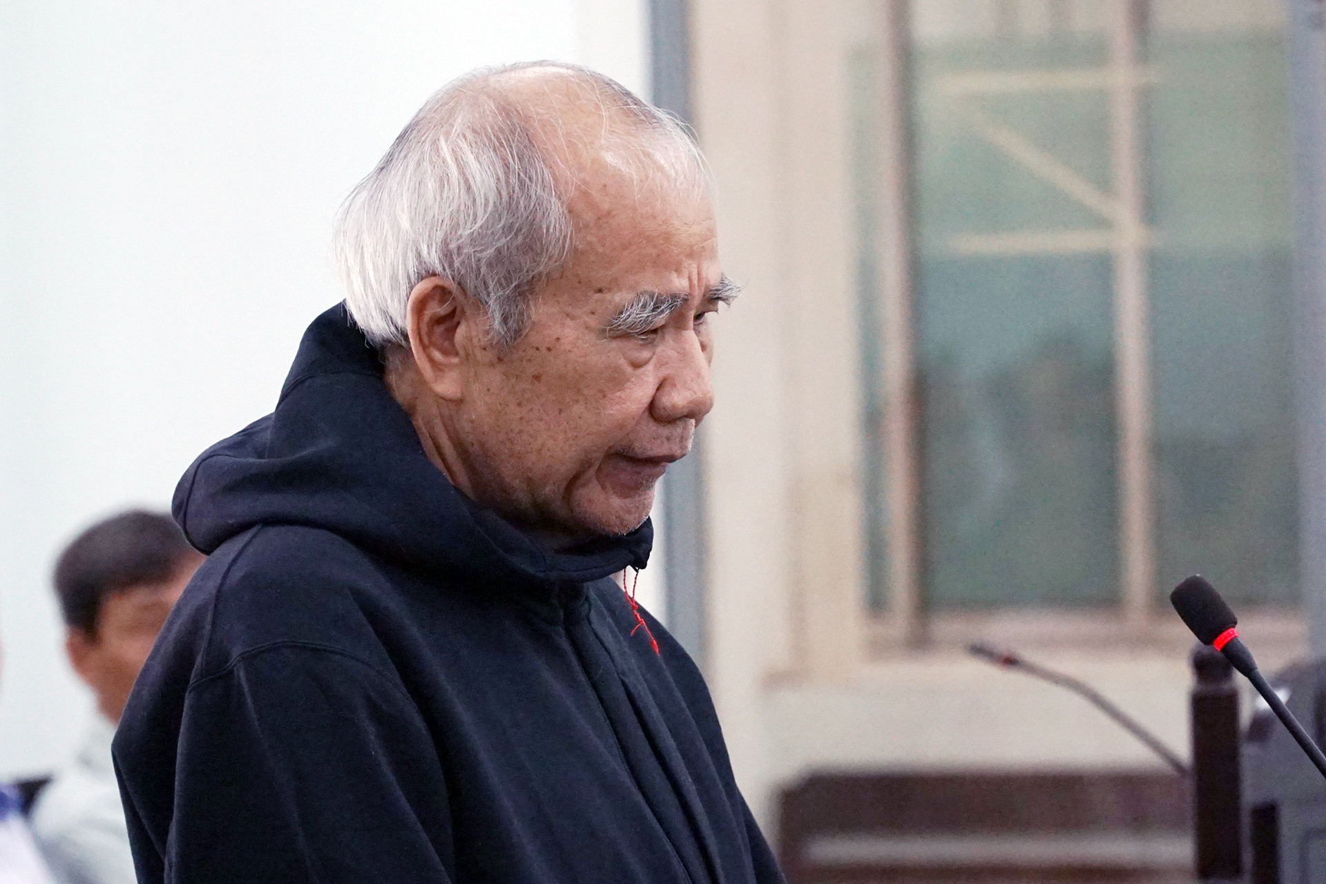 Cựu Phó Chủ tịch tỉnh Khánh Hòa: Hồ sơ phải qua 17 chữ ký mới tới tay bị cáo