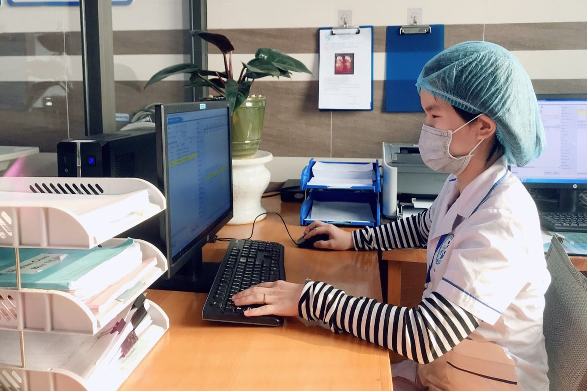 Hà Nội sẽ hỗ trợ đóng bảo hiểm y tế cho người từ 70 tuổi trở lên