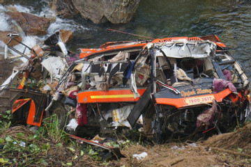 Nguyên nhân ban đầu vụ xe khách lao xuống vực ở cao tốc La Sơn - Túy Loan