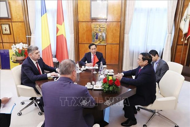 Vietnamese, Romanian PMs hold talks