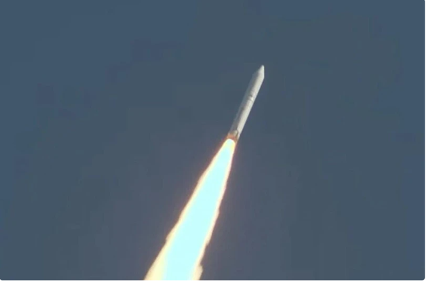 Vietnam’s first homemade radar satellite to go into space hinh anh 1