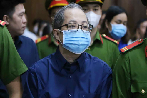 Cựu Giám đốc bệnh viện Thủ Đức bị đề nghị truy tố thêm tội liên quan vụ Việt Á