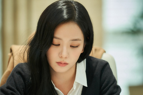 Jisoo xinh bất chấp trong buổi đọc kịch bản phim mới cùng Lee Min Ho