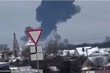 Máy bay chở tù binh của Nga rơi gần Ukraine, không ai sống sót
