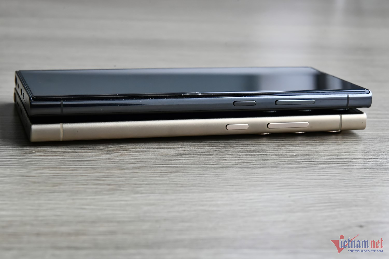 View - Mở hộp Samsung Galaxy S24 Ultra: Có gì khác Galaxy S23 Ultra?