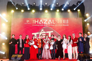 Hazal Beauty tặng quà cho hộ nghèo trong đêm nhạc The Hazal Show