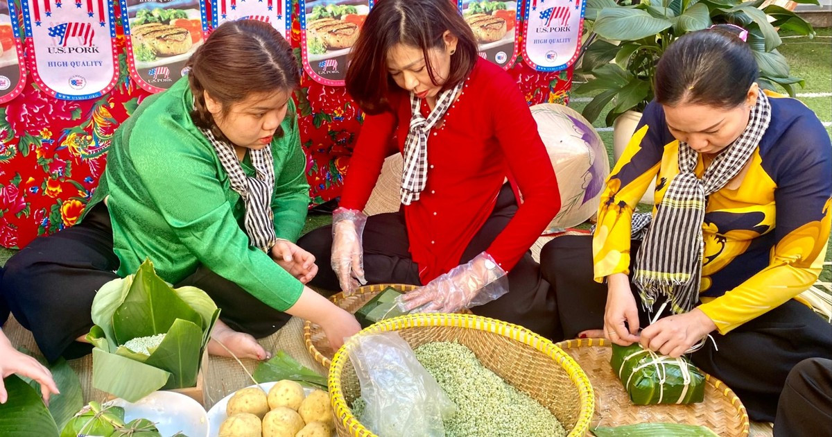 HCMC gearing up for Tet flower markets to attract visitors