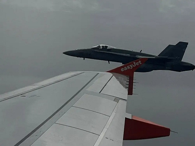 noi dua cho no tung may bay.jpg