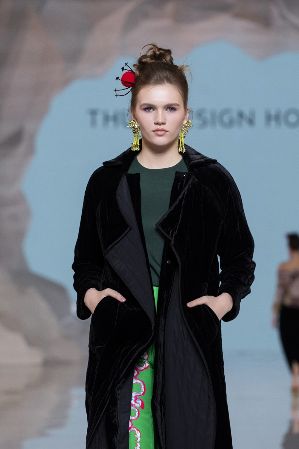 vietnamese fashion designer debuts new collections in china picture 5