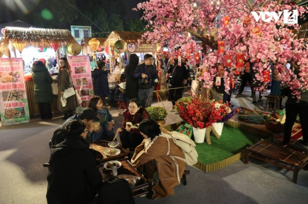 traditional tet activities recreated at thang long imperial citadel picture 6