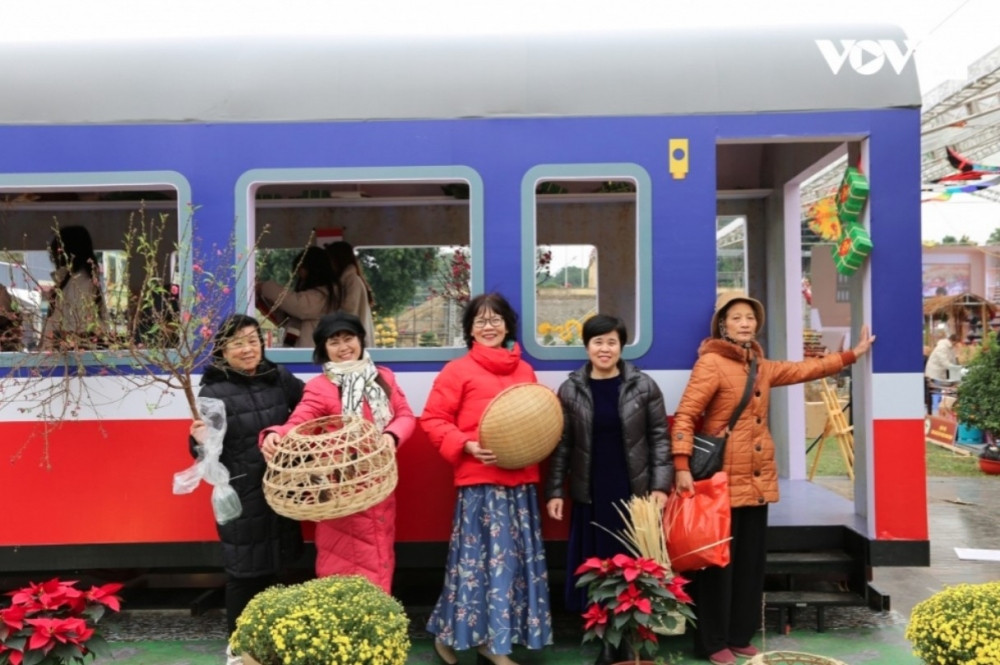 traditional tet activities recreated at thang long imperial citadel picture 10