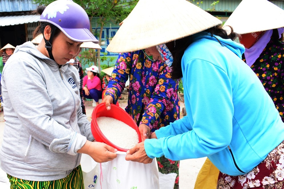 Cà Mau xin không nhận hỗ trợ gạo cứu đói dịp Tết