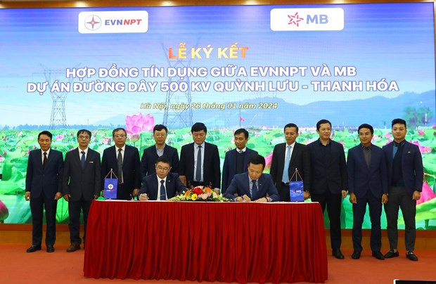 Credit contracts worth over 15.6 trillion VND signed to implement 500kV transmission line hinh anh 1