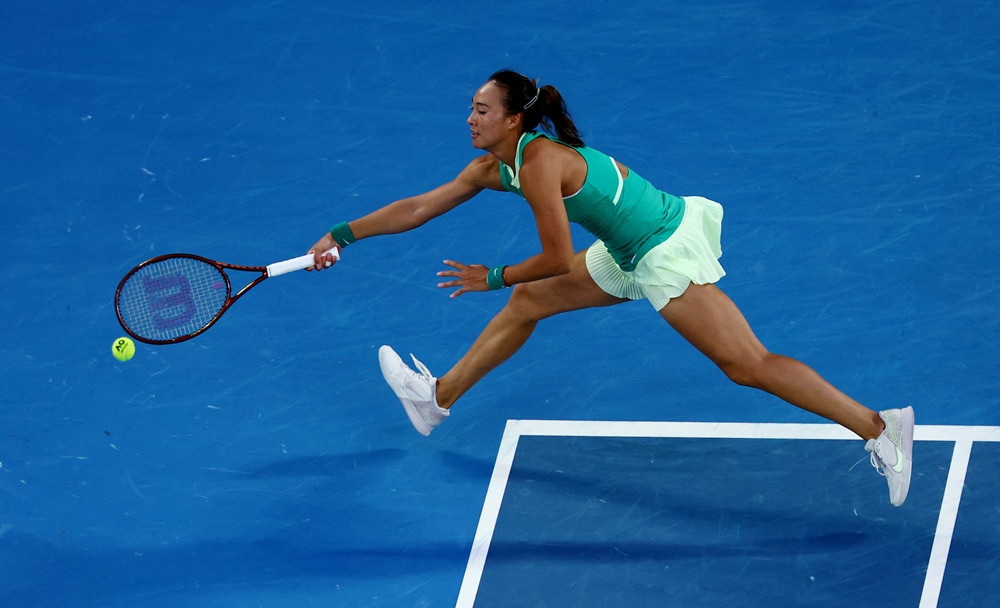 qinwen zheng v aryna sabalenka 2 copy.jpg