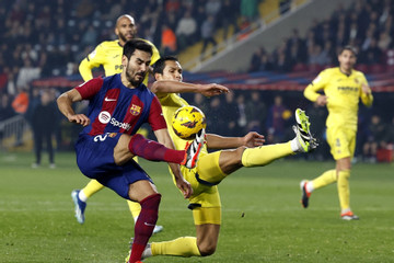 Barca thua đau Villarreal sau màn rượt đuổi 'điên rồ'