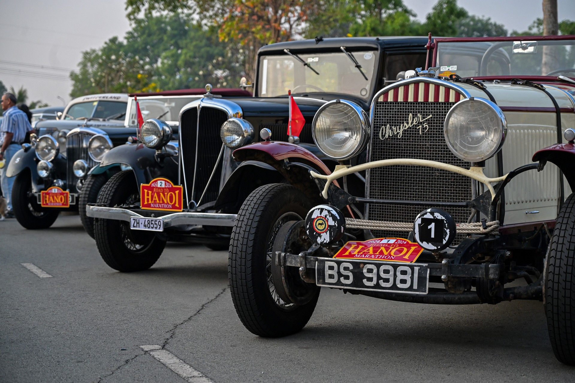 Gần 100 xe cổ độc hiếm tuyệt đẹp khởi động hành trình xuyên 4 nước Đông Nam Á