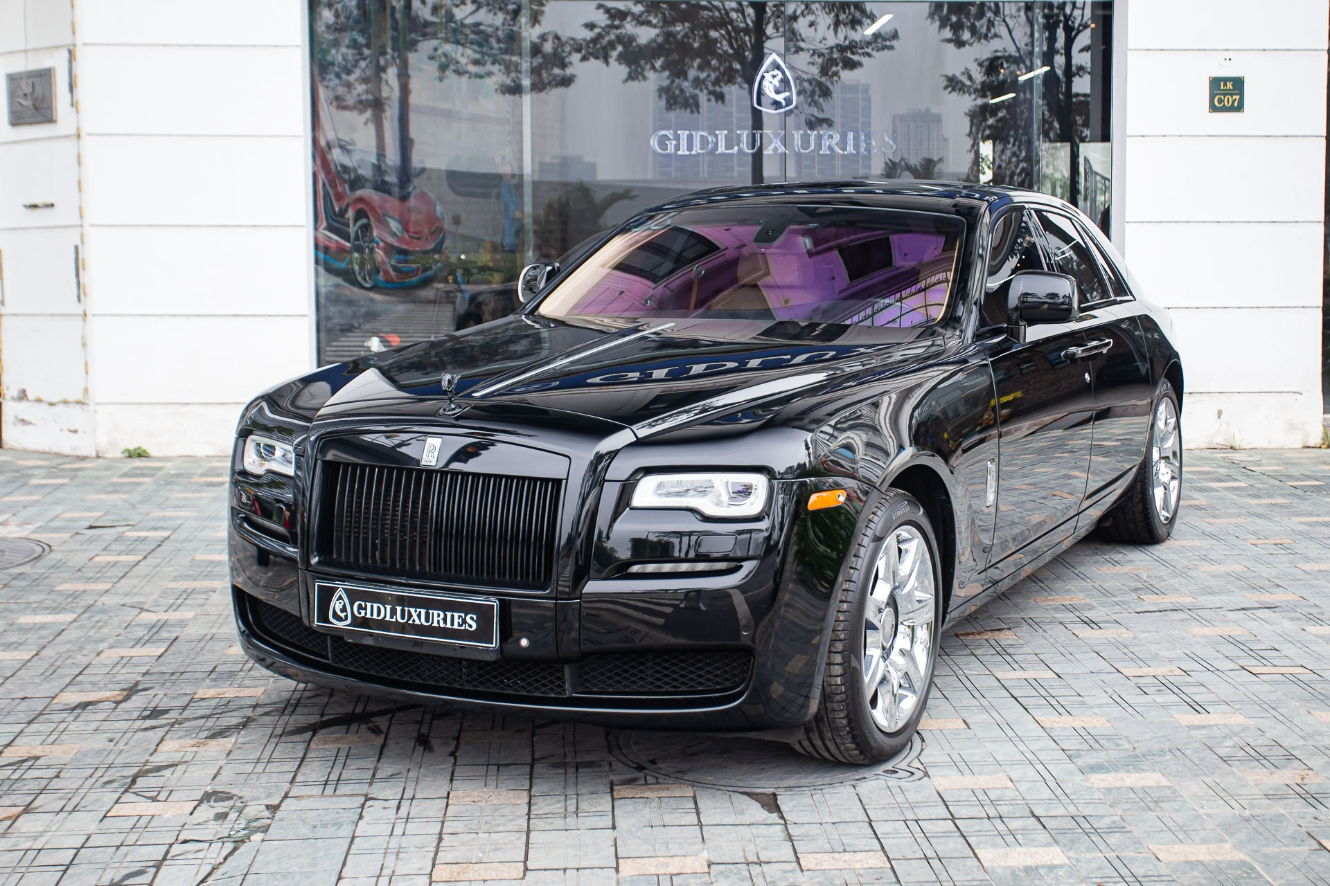 Hết thời, Rolls-Royce Ghost 2010 giá chưa đến 5 tỷ đồng, rẻ hơn cả Mercedes S450