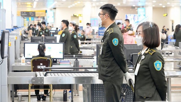 Airplane, train tickets almost sold out, bus seats available as Tet nears hinh anh 1