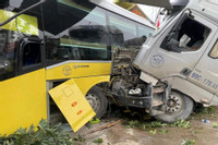Bản tin trưa 29/1: Va chạm xe đầu kéo, ô tô khách lao vào 4 nhà dân ở Thanh Hóa
