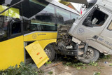 Bản tin trưa 29/1: Va chạm xe đầu kéo, ô tô khách lao vào 4 nhà dân ở Thanh Hóa