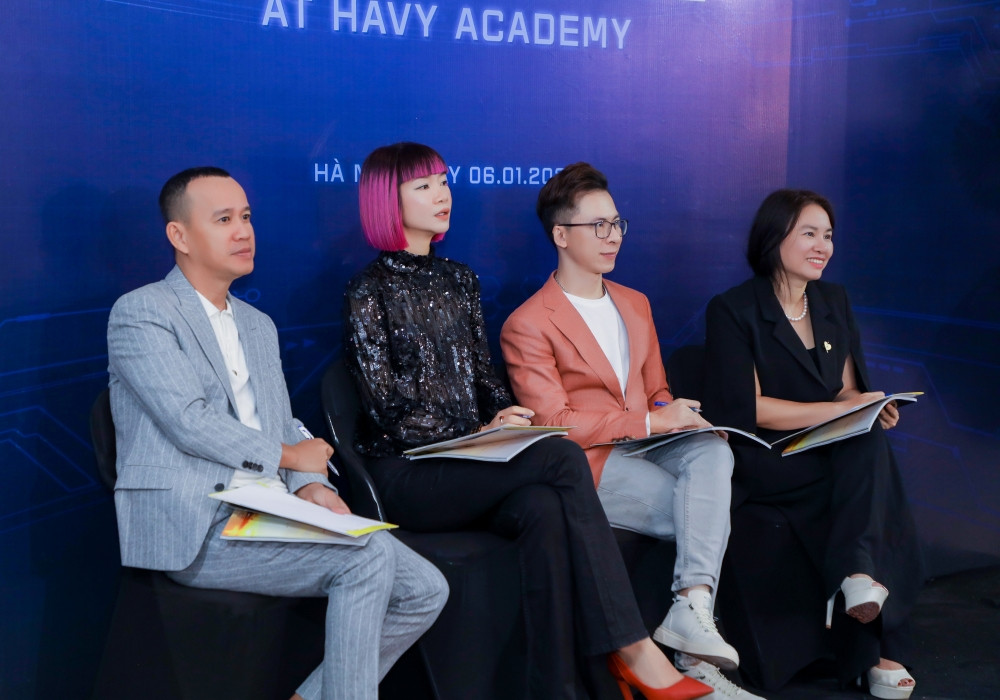 batch dd13 ban giam khao casting mien bac tai ha vy academy.jpg