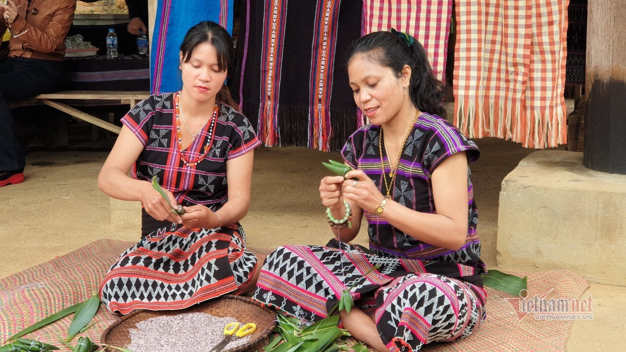 dac sac le hoi a da cua dong bao ta oi 1.jpg