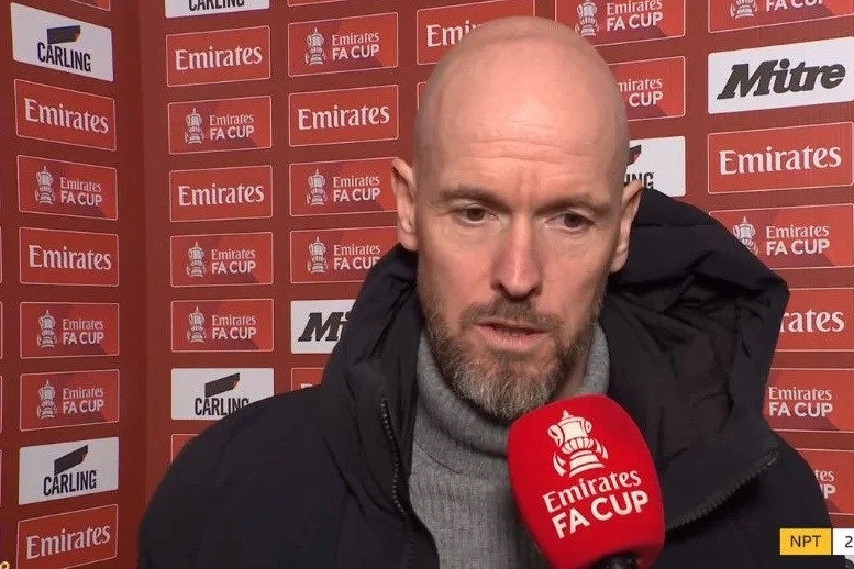 Erik ten Hag bị ‘vạ miệng’ sau trận thắng của MU ở Cúp FA