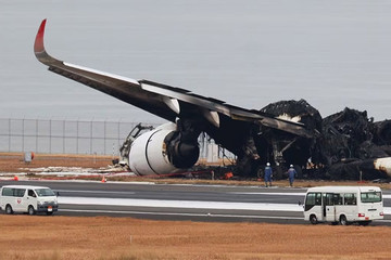 Hé lộ cuộc hội thoại giữa máy bay Nhật Bản gặp nạn và tháp không lưu