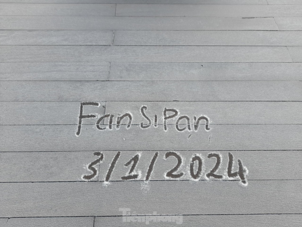 hoar frost covers fansipan peak as new cold spell hits northern region picture 2