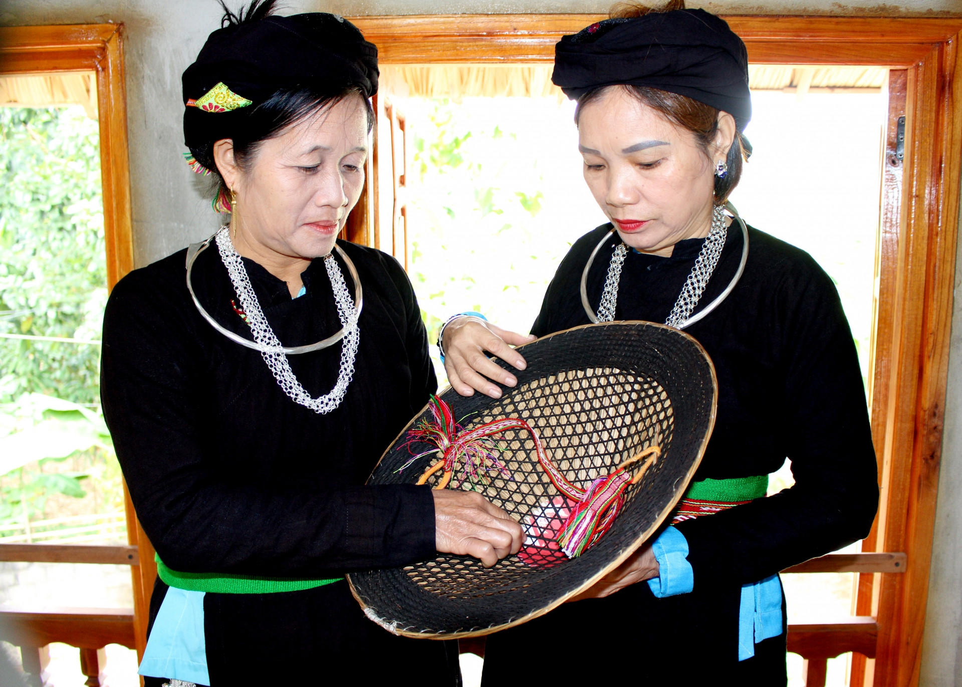 nguoi tay 3 20231127152849.jpg