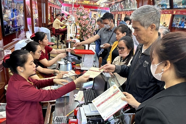 Phó Thống đốc: Giá vàng SJC cao hơn thế giới đến 20 triệu đồng là không chấp nhận được!