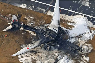 Tiết lộ đoạn ghi âm trước khi hai máy bay va chạm ở Nhật