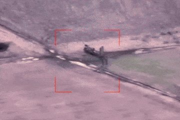 Video pháo binh Ukraine bắn nổ tổ hợp radar trị giá gần 250 triệu USD của Nga