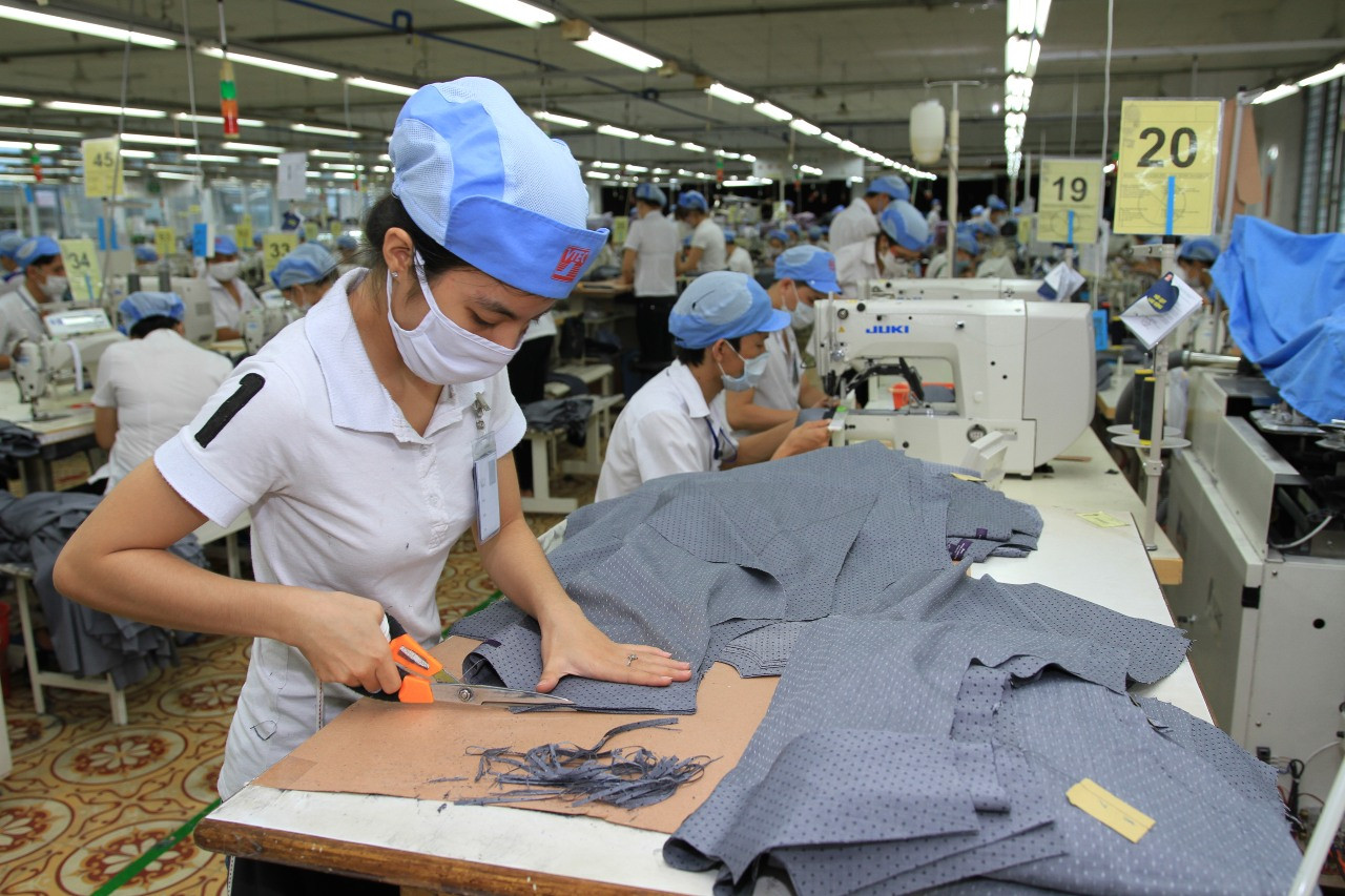 Vietnamese worker incomes rise by 6.9% in 2023