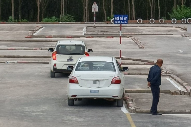 Vụ biến gần 2ha đất nông nghiệp thành trường lái: Ai tiếp tay?