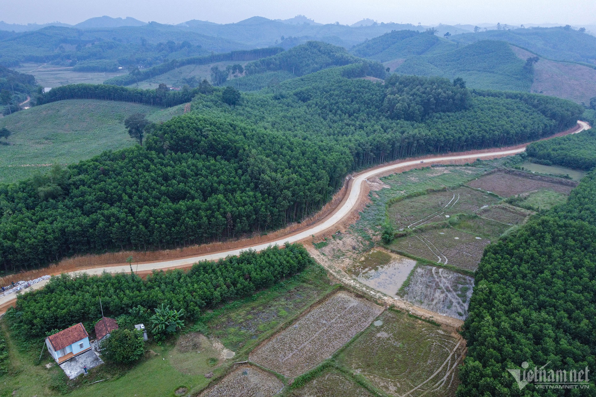 View - Những thay đổi thần tốc trên đà cán đích nông thôn mới ở xã miền núi tây Nghệ An